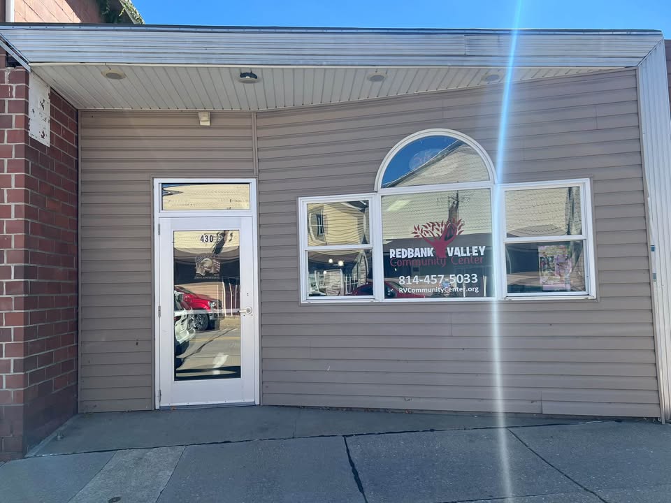 Discover this versatile multi-use commercial building offering exceptional potential for a variety of business ventures.…